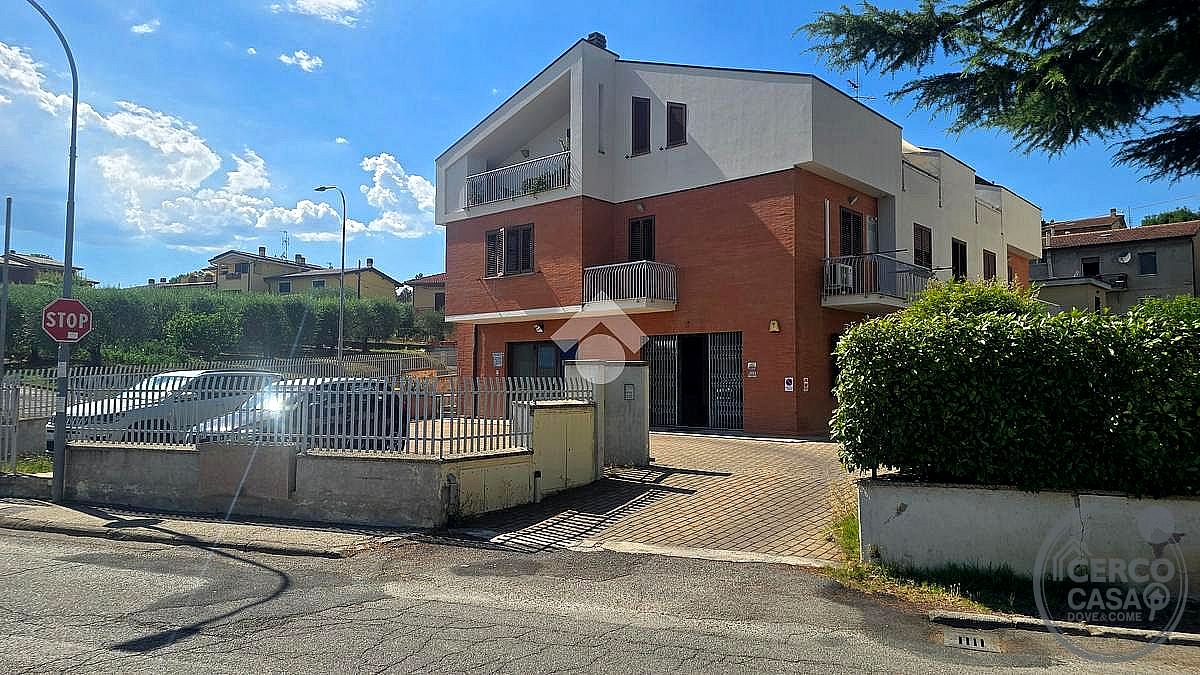 NEGOZIO AFFITTO PERUGIA SANT'EGIDIO · foto 2