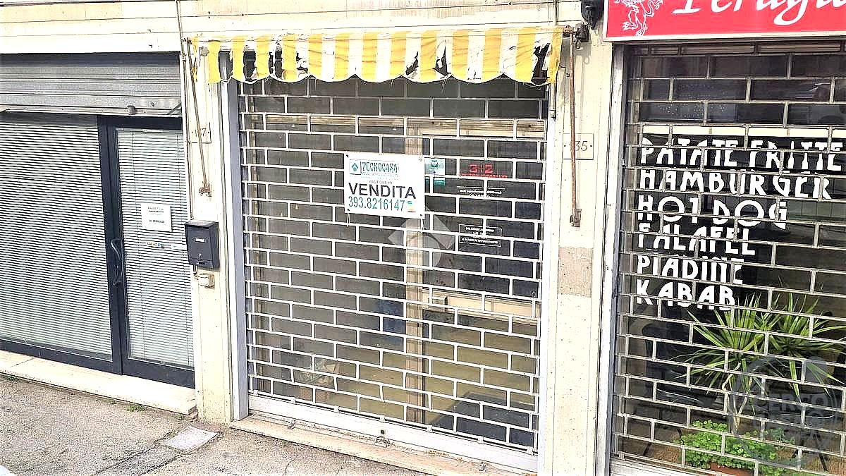 NEGOZIO VENDITA PERUGIA FERRO DI CAVALLO · foto 2