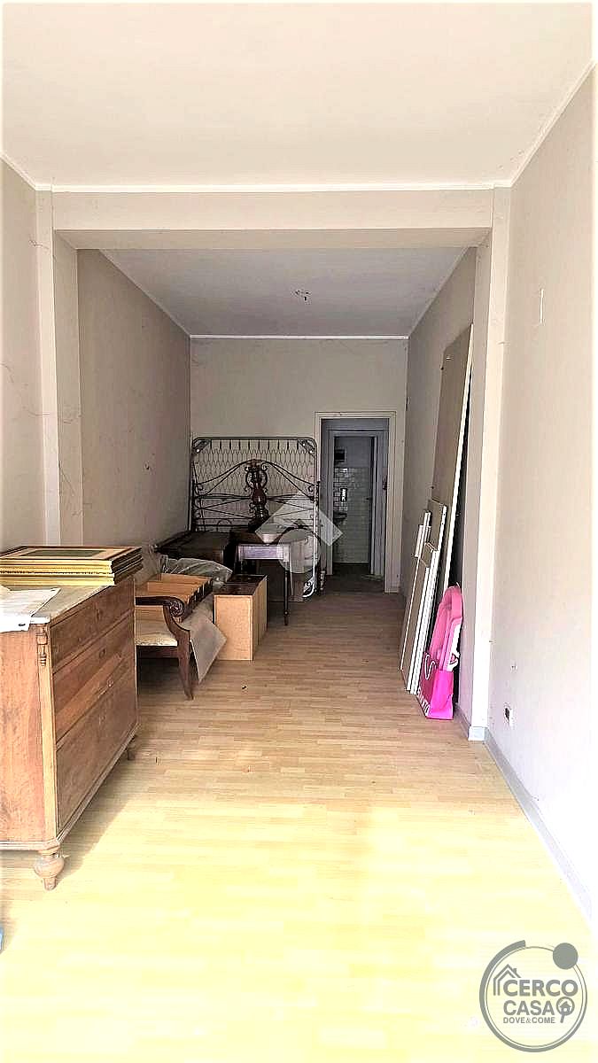 NEGOZIO VENDITA PERUGIA FERRO DI CAVALLO · foto 4