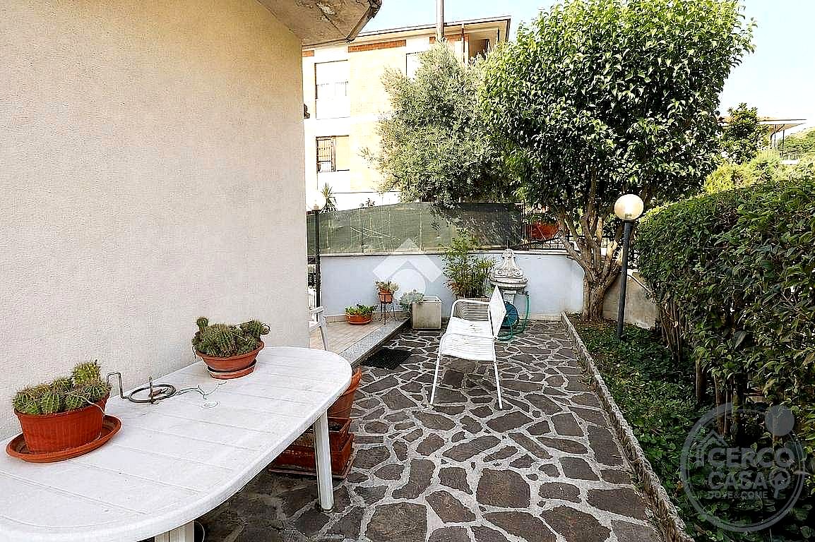 VILLA A SCHIERA VENDITA TERNI CESURE VALENZA · foto 10
