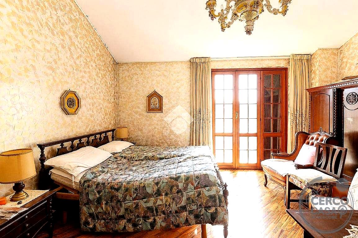 VILLA A SCHIERA VENDITA TERNI CESURE VALENZA · foto 8