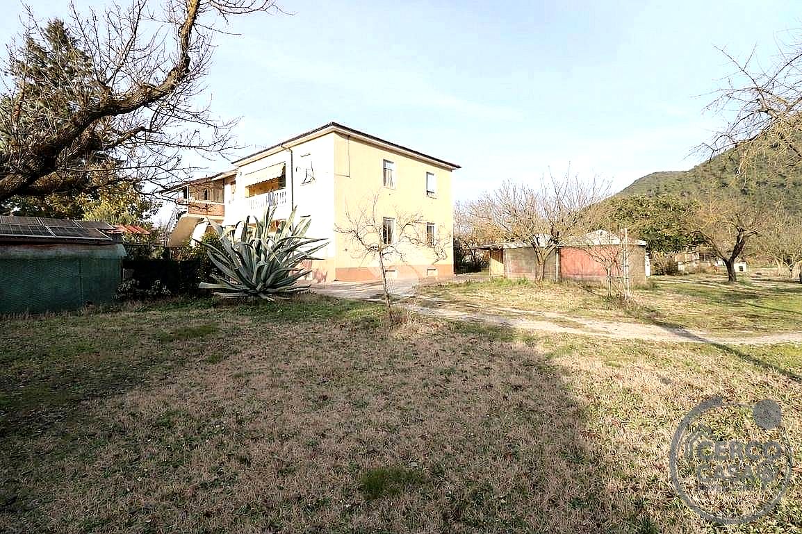 VILLA BIFAMILIARE VENDITA TERNI MARMORE · foto 2
