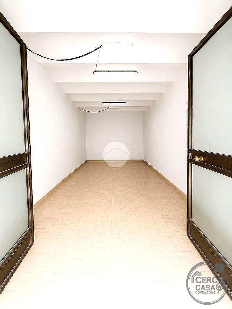 MAGAZZINO VENDITA TERNI CENTRO STORICO · foto 2