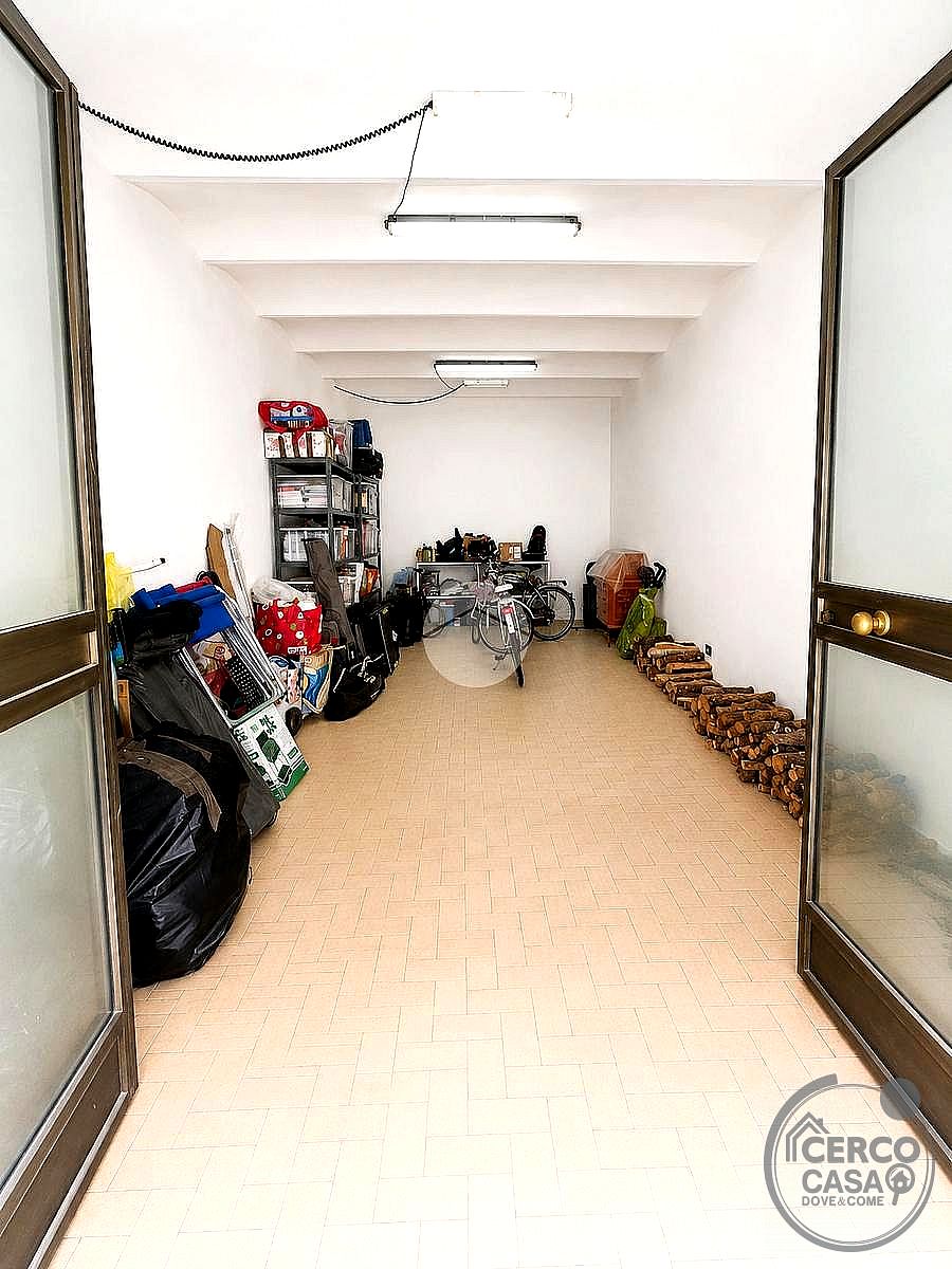 MAGAZZINO VENDITA TERNI CENTRO STORICO · foto 3