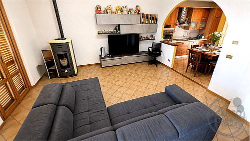 VILLA A SCHIERA VENDITA PANICALE · foto 17