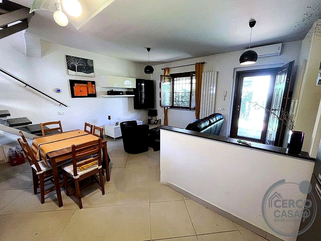 VILLA A SCHIERA VENDITA PERUGIA PONTE SAN GIOVANNI · foto 3