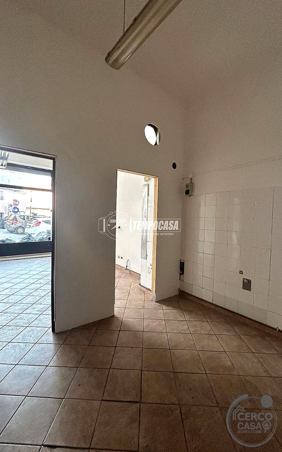 NEGOZIO AFFITTO PERUGIA CENTRO STORICO · foto 3