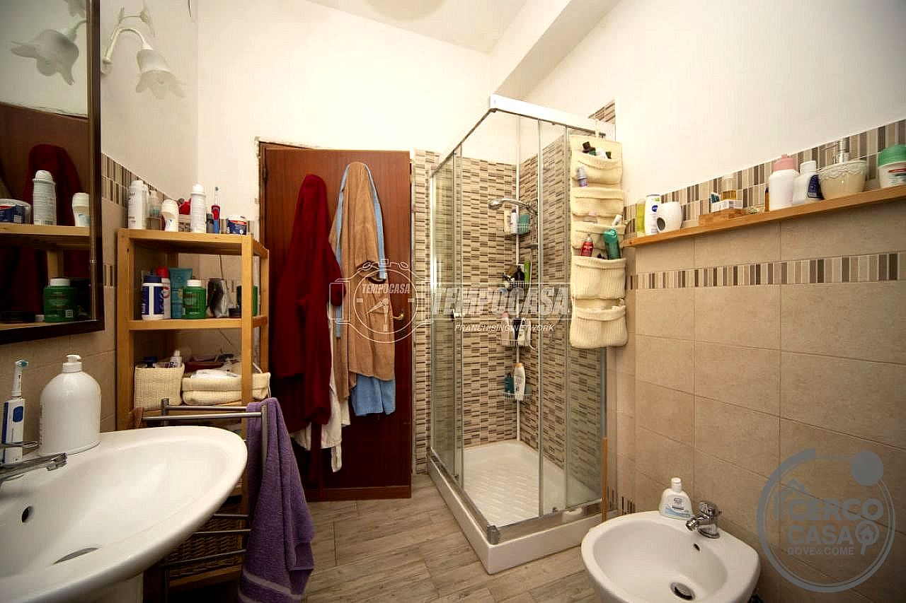 CASA INDIPENDENTE VENDITA DERUTA · foto 13