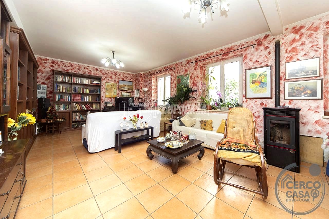 CASA INDIPENDENTE VENDITA DERUTA · foto 2