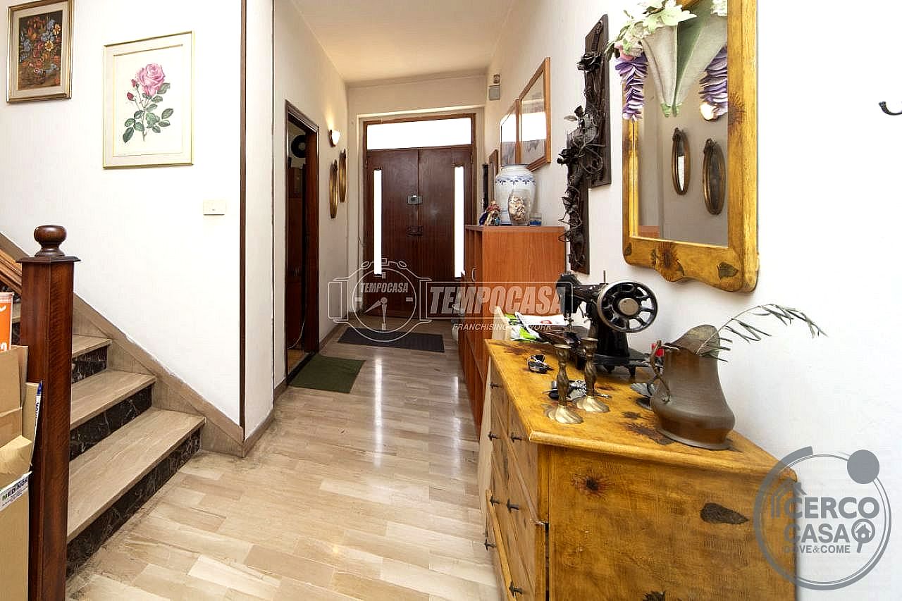 CASA INDIPENDENTE VENDITA DERUTA · foto 3