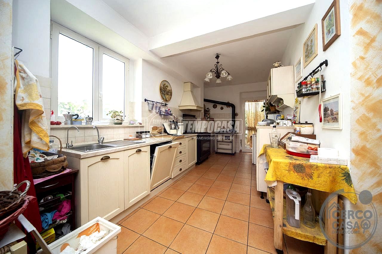 CASA INDIPENDENTE VENDITA DERUTA · foto 4
