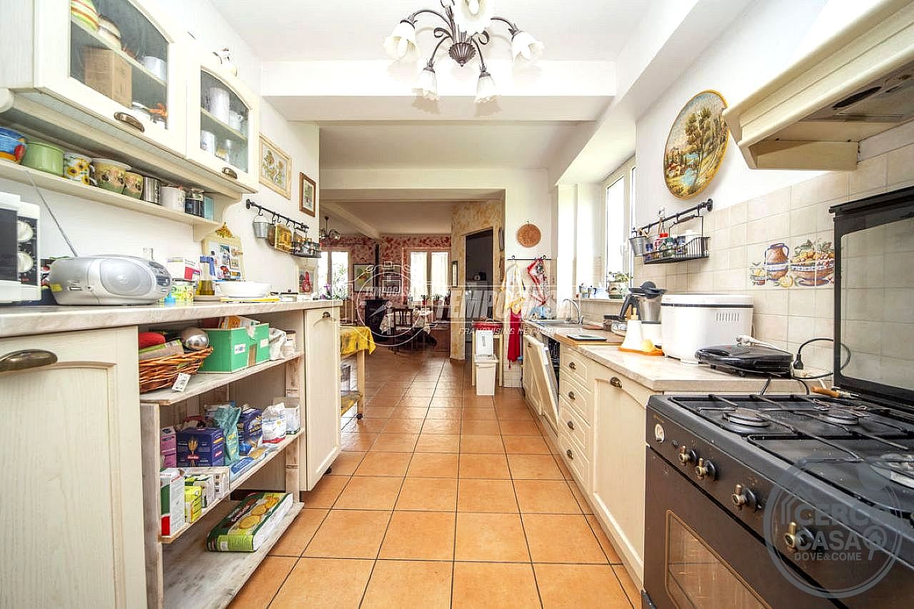 CASA INDIPENDENTE VENDITA DERUTA · foto 5