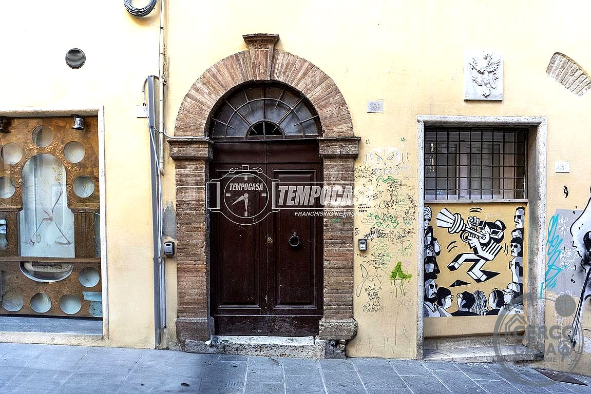 MONOLOCALE VENDITA PERUGIA CENTRO STORICO · foto 9