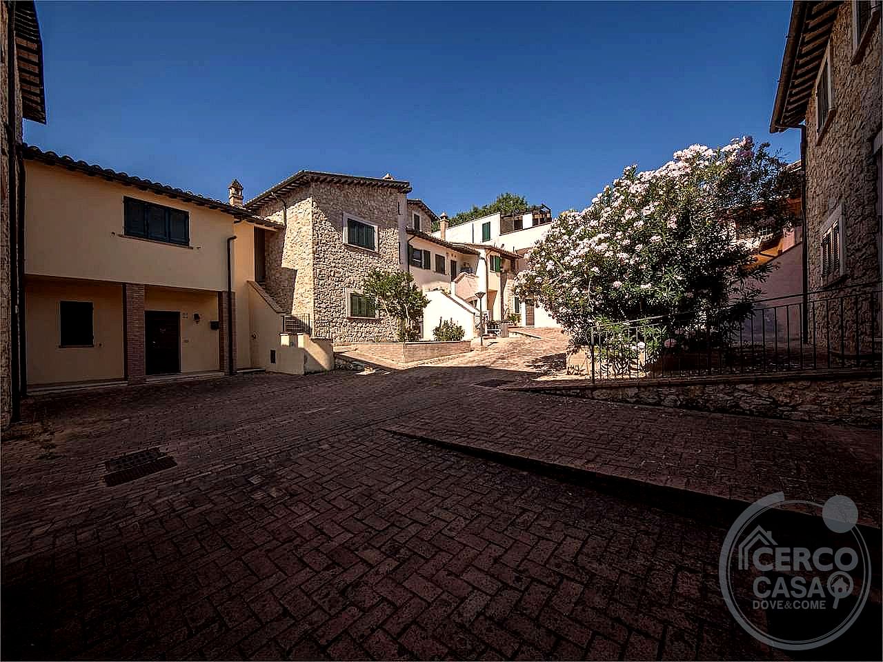 APPARTAMENTO AFFITTO TODI · foto 3