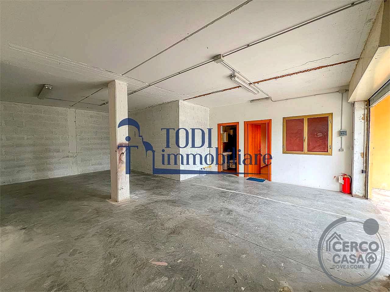 BOX - GARAGE VENDITA TODI