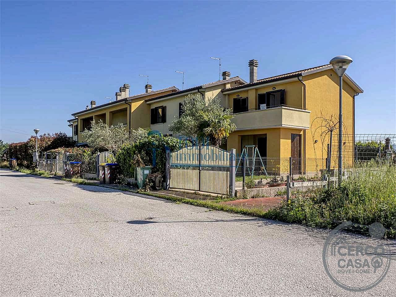 VILLA A SCHIERA VENDITA MARSCIANO · foto 1