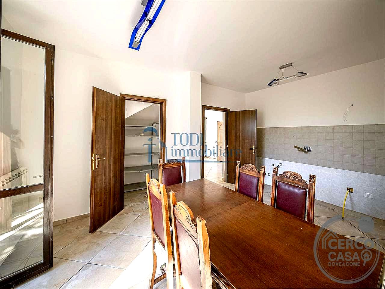VILLA A SCHIERA VENDITA MARSCIANO · foto 24