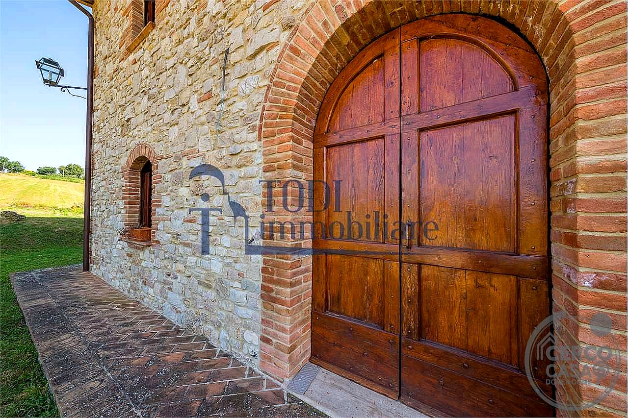 VILLA VENDITA TODI · foto 24