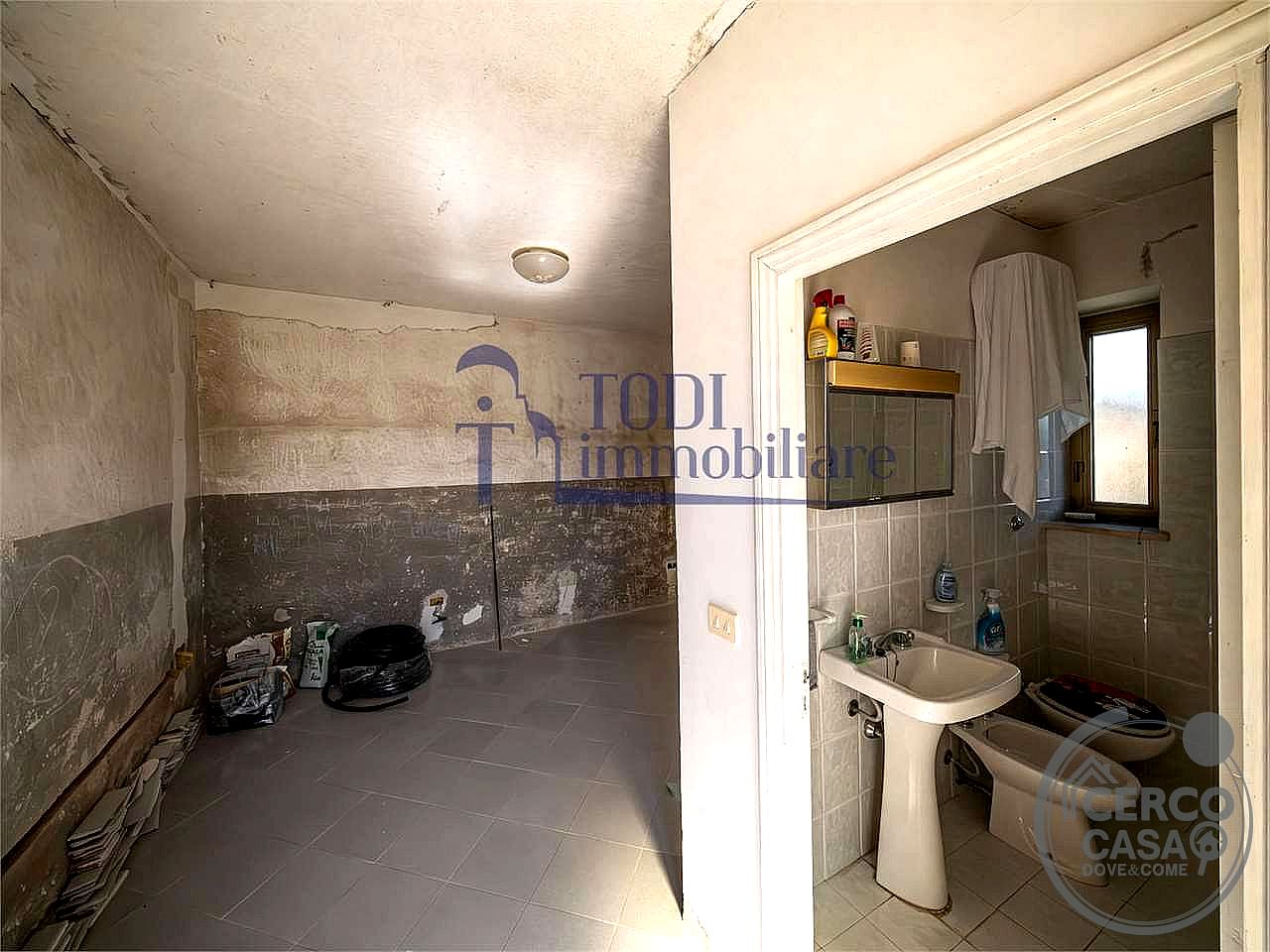 PORZIONE DI CASA VENDITA TODI · foto 5