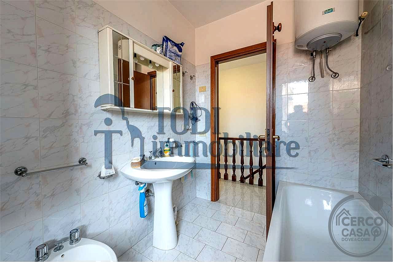 PORZIONE DI CASA VENDITA TODI · foto 3