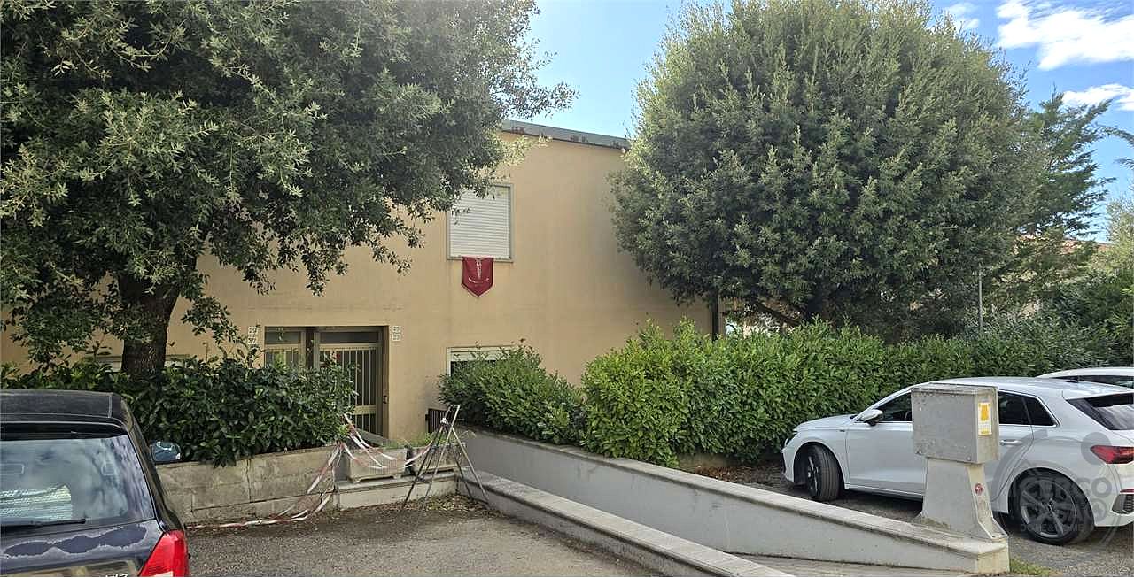 *APPARTAMENTO PANORAMICO CON GIARDINO E TERRAZZA – LACUGNANO, PERUGIA*