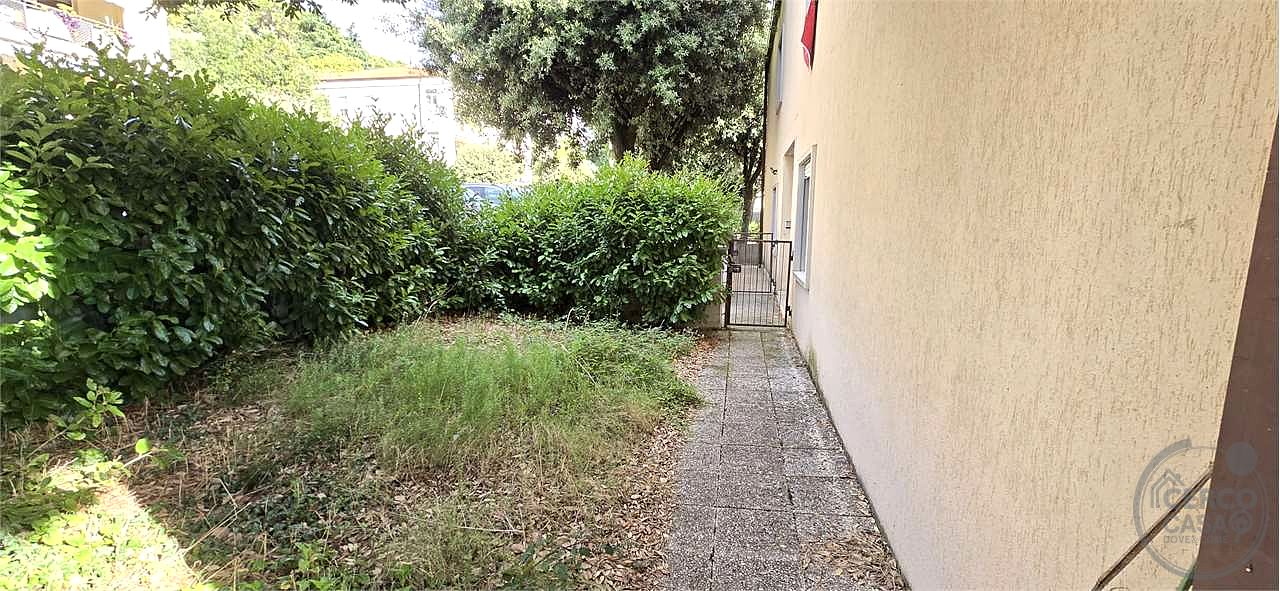 *APPARTAMENTO PANORAMICO CON GIARDINO E TERRAZZA – LACUGNANO, PERUGIA*