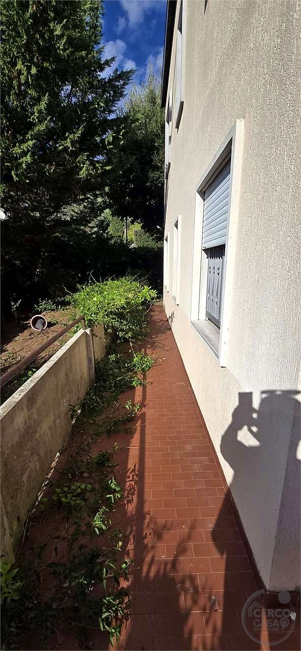 *APPARTAMENTO PANORAMICO CON GIARDINO E TERRAZZA – LACUGNANO, PERUGIA*