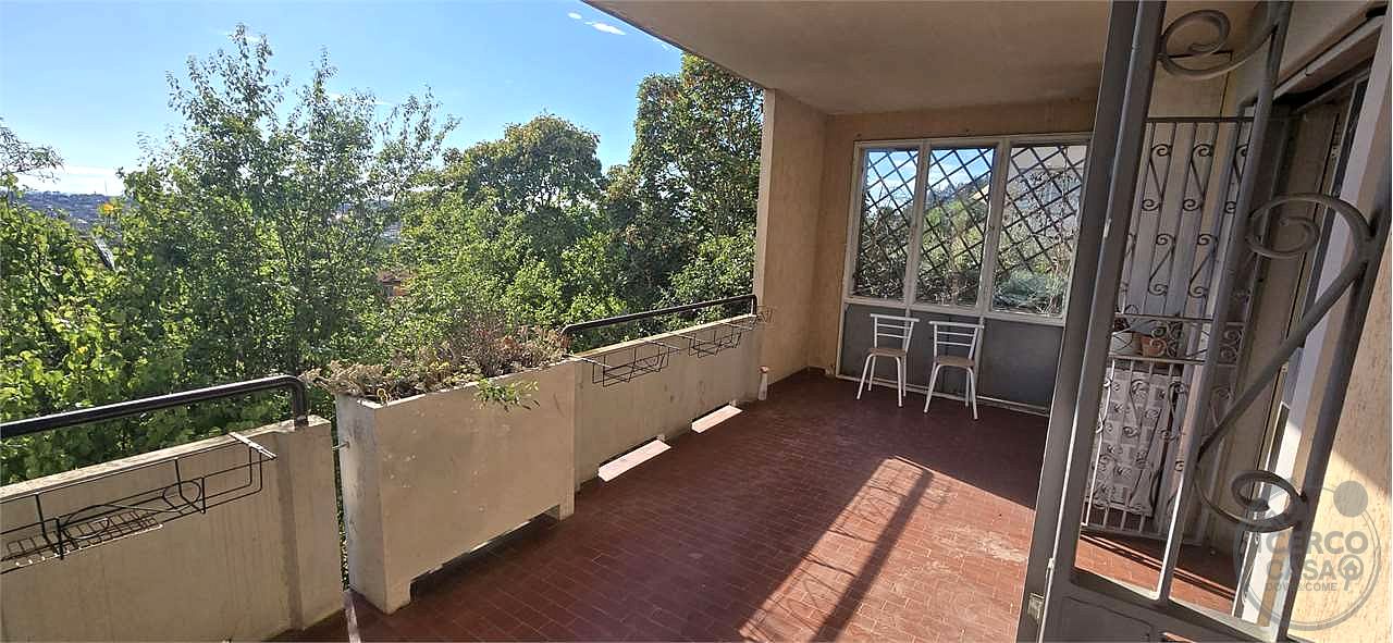 *APPARTAMENTO PANORAMICO CON GIARDINO E TERRAZZA – LACUGNANO, PERUGIA*