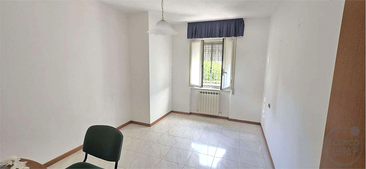 *APPARTAMENTO PANORAMICO CON GIARDINO E TERRAZZA – LACUGNANO, PERUGIA*