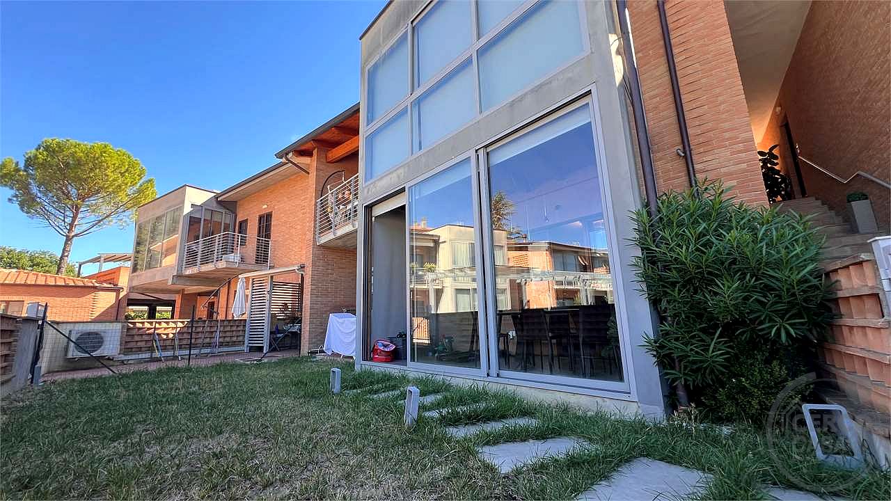 Mantignana – Trilocale con ingresso indipendente e doppio giardino