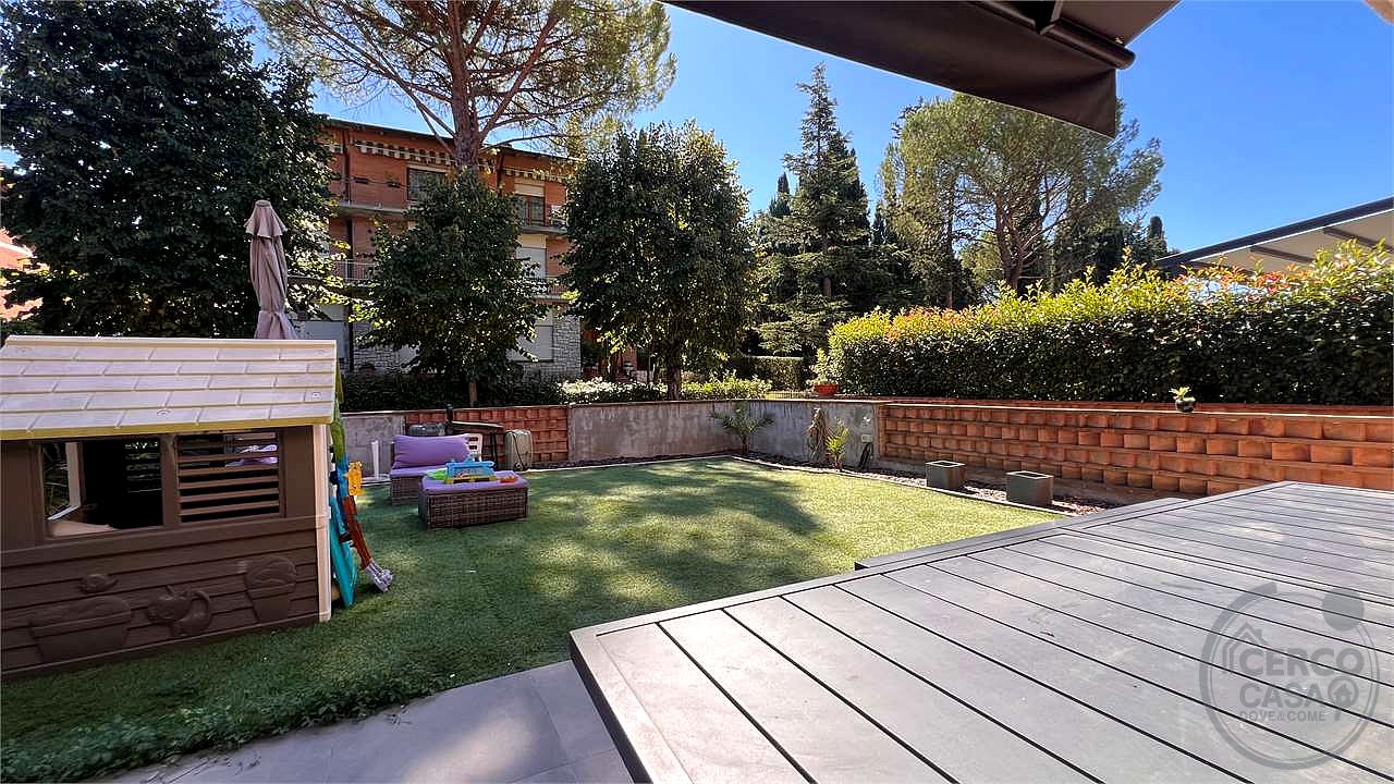 Mantignana – Trilocale con ingresso indipendente e doppio giardino