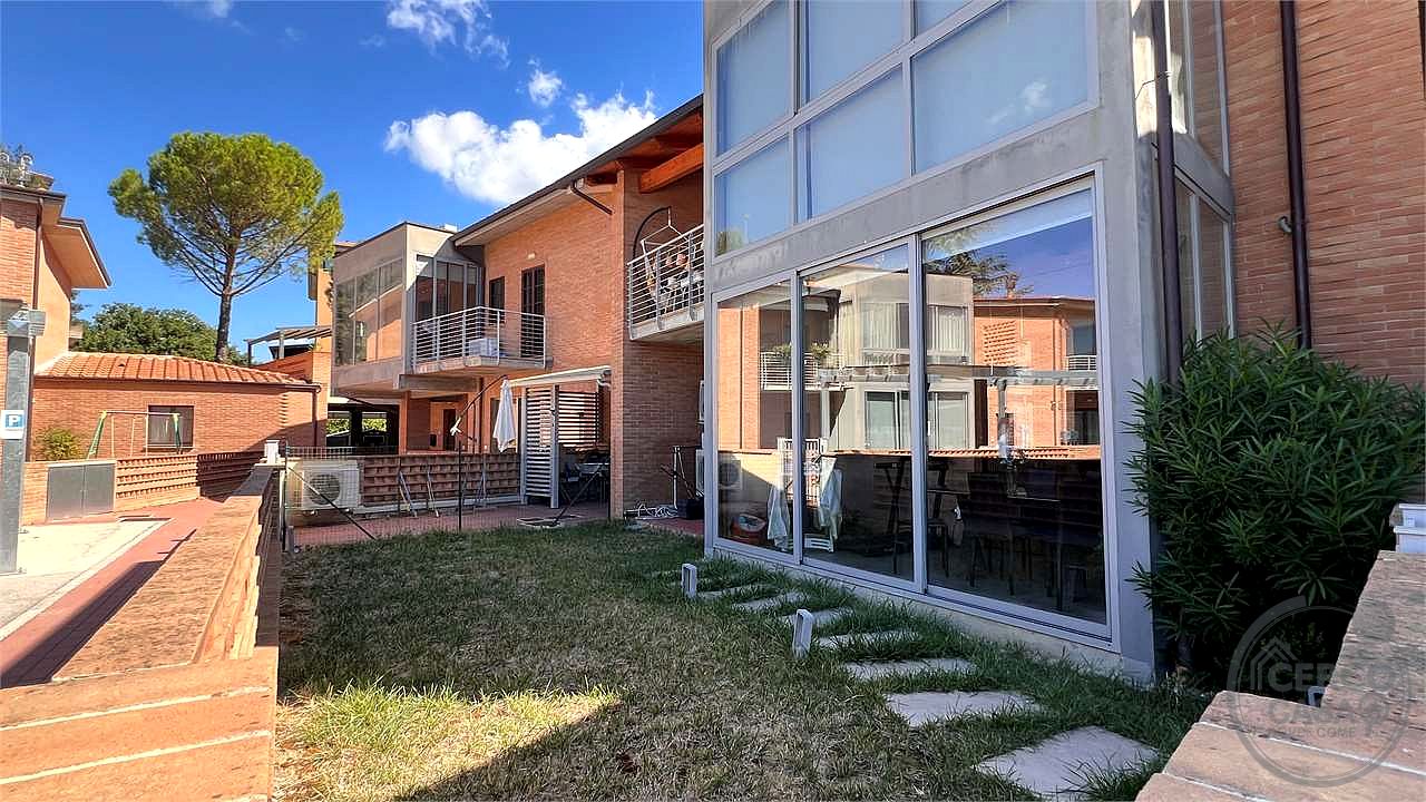 Mantignana – Trilocale con ingresso indipendente e doppio giardino