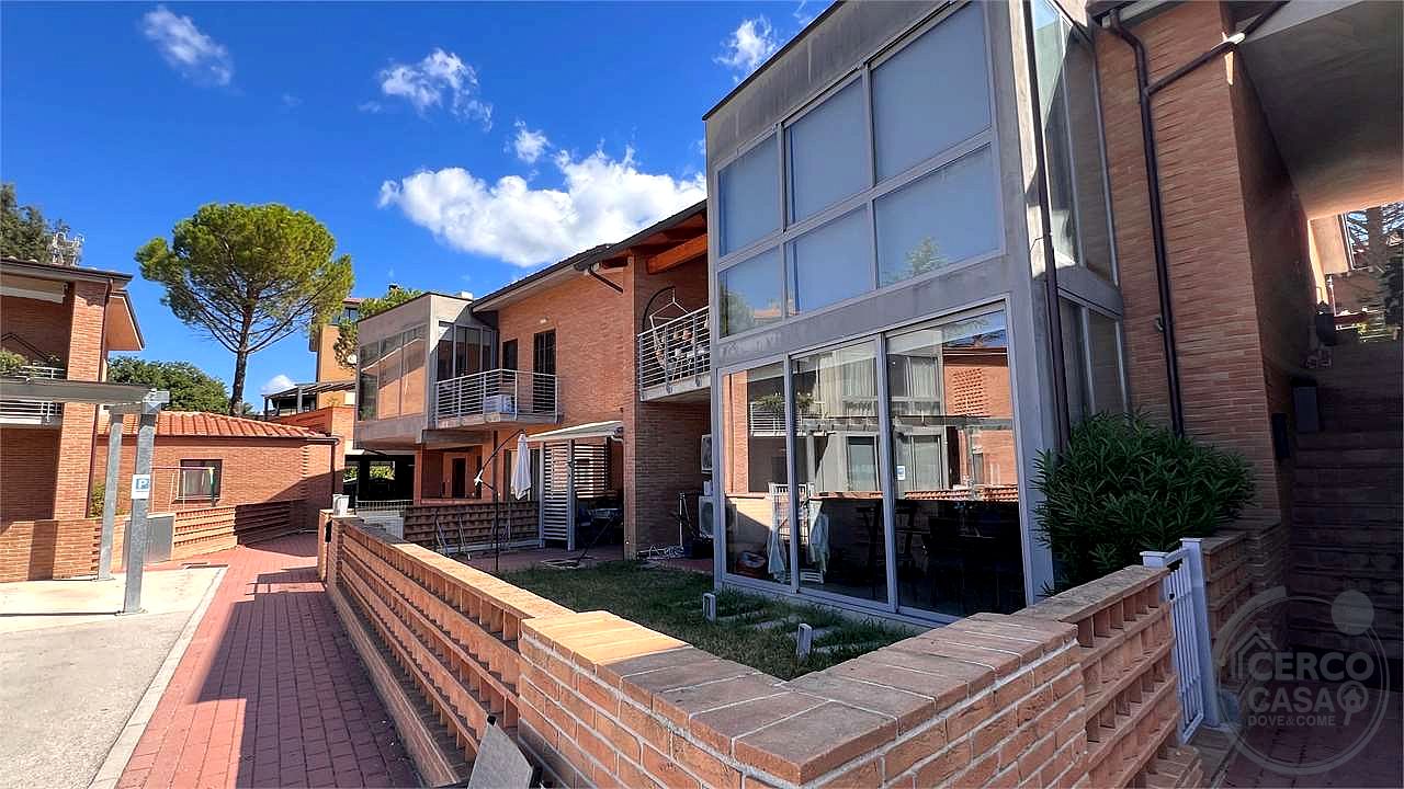 Mantignana – Trilocale con ingresso indipendente e doppio giardino