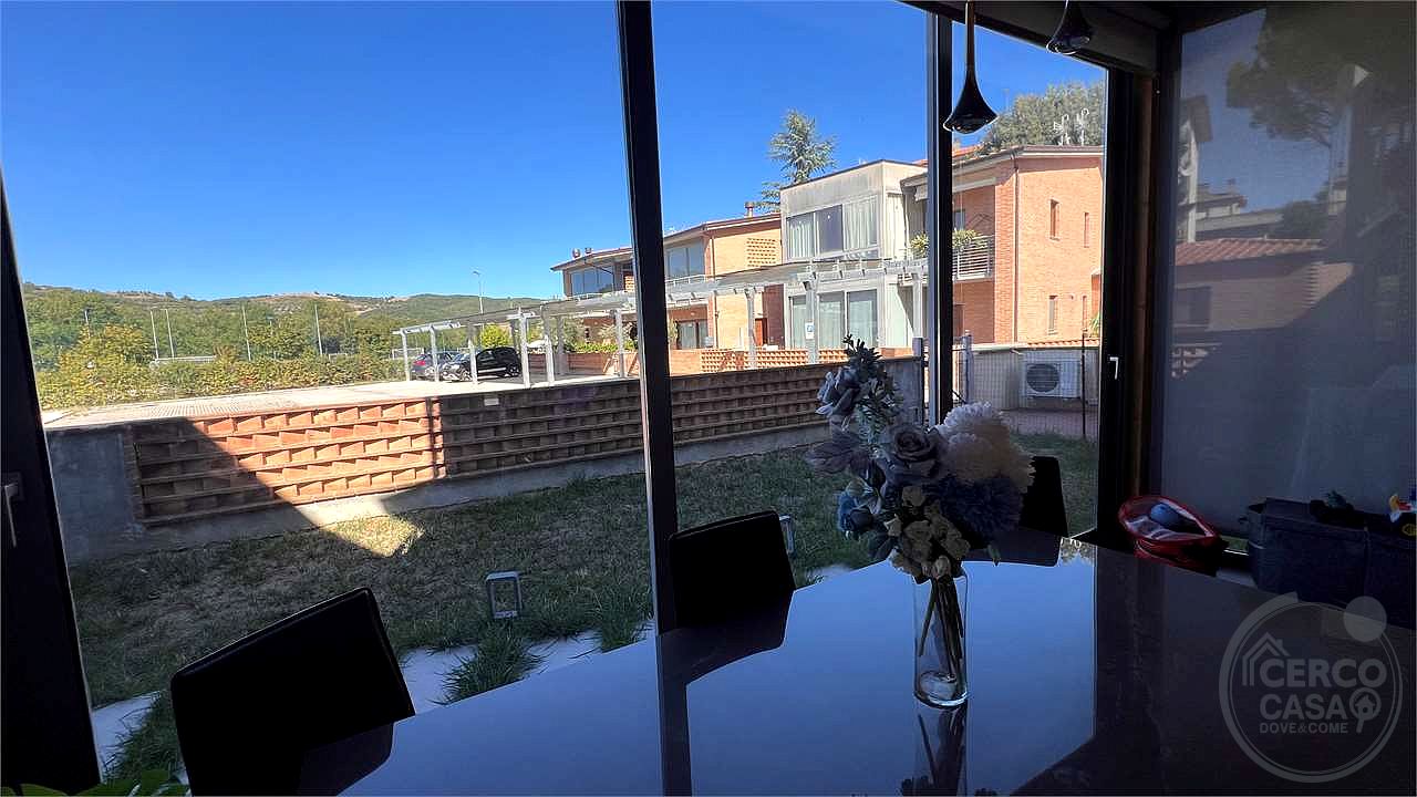 Mantignana – Trilocale con ingresso indipendente e doppio giardino