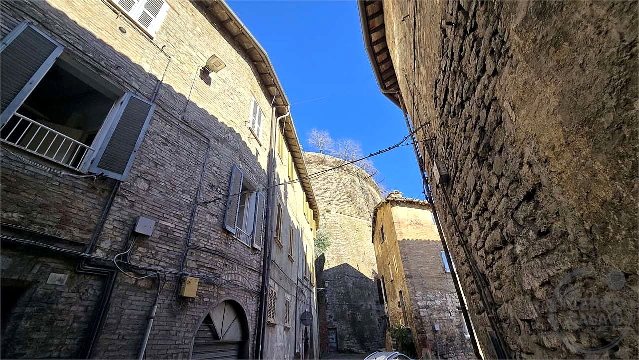 Appartamento Trilocale in Vendita nel Centro Storico di Perugia – Via San Giacomo