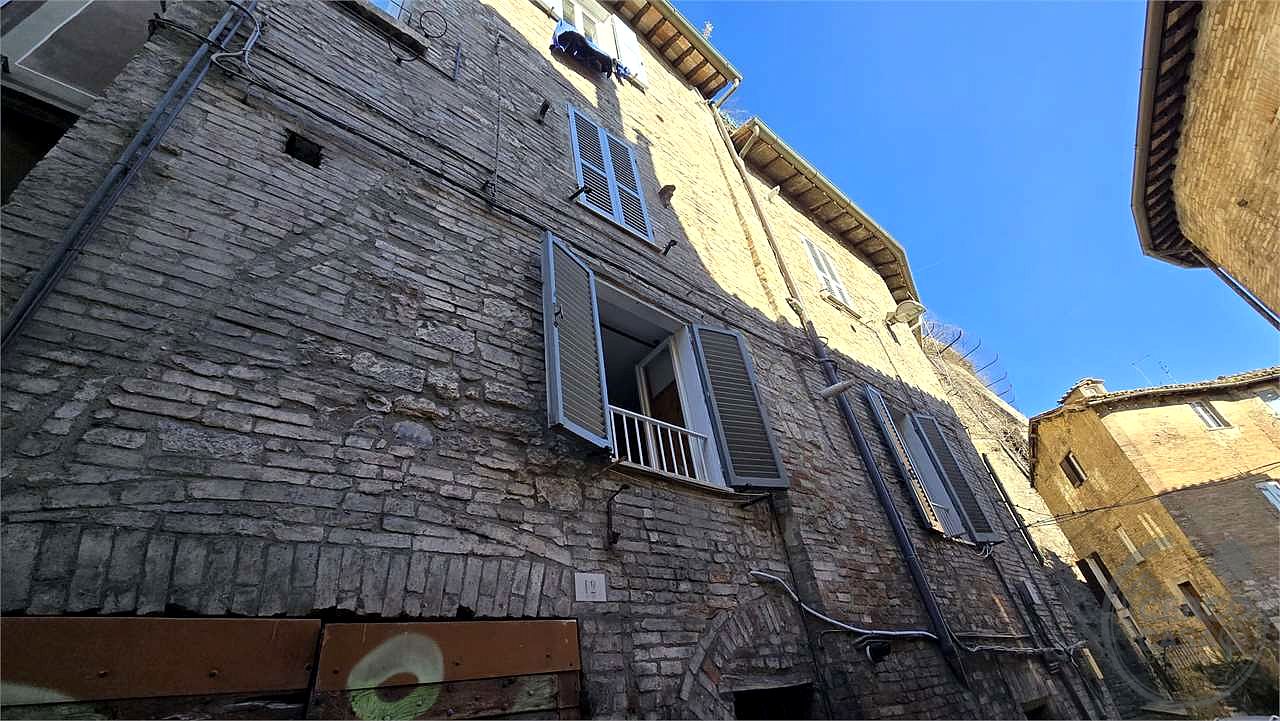 Appartamento Trilocale in Vendita nel Centro Storico di Perugia – Via San Giacomo