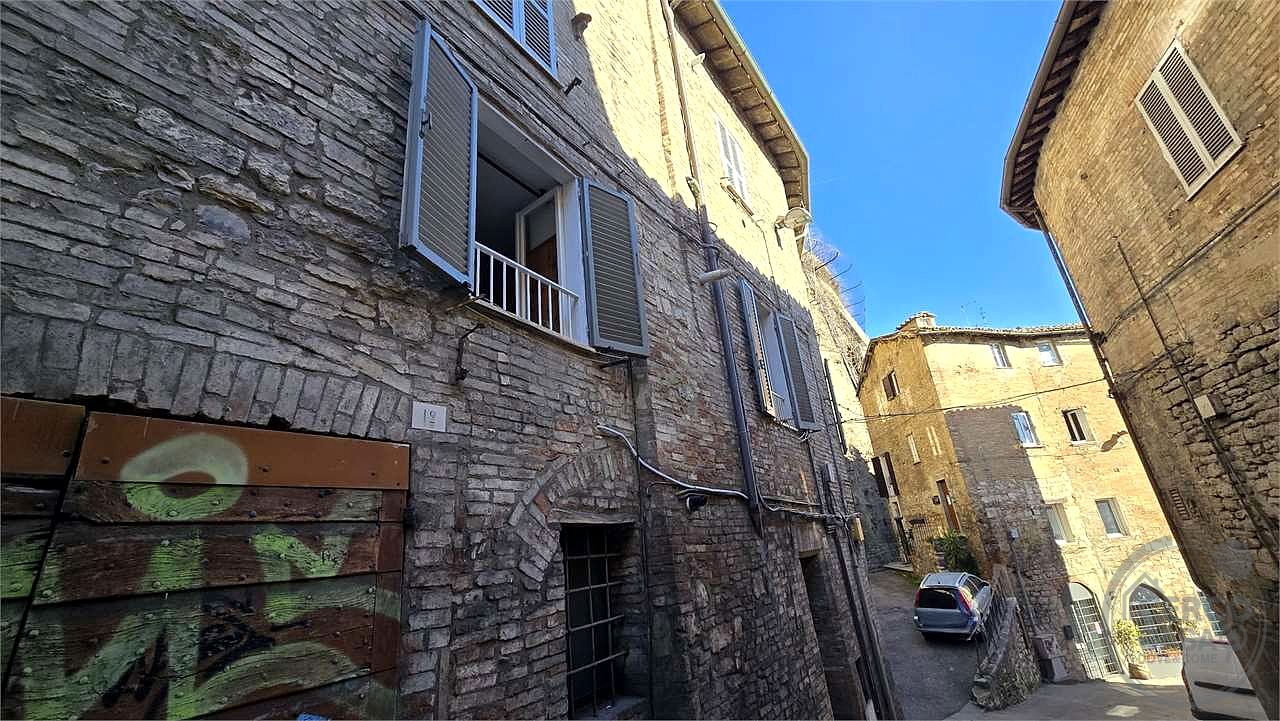 Appartamento Trilocale in Vendita nel Centro Storico di Perugia – Via San Giacomo