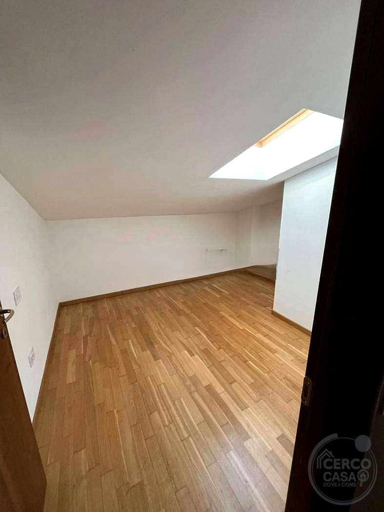 Cenerente, appartamento su due livelli con ingresso semi-indipendente