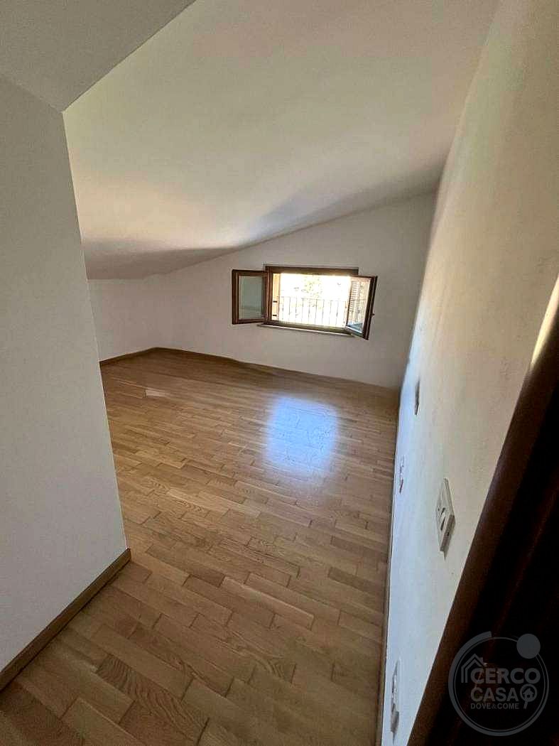 Cenerente, appartamento su due livelli con ingresso semi-indipendente