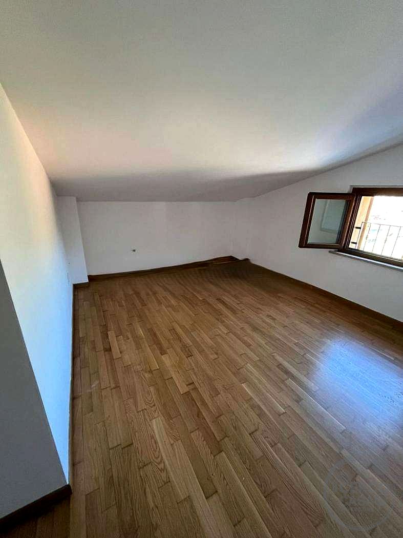 Cenerente, appartamento su due livelli con ingresso semi-indipendente