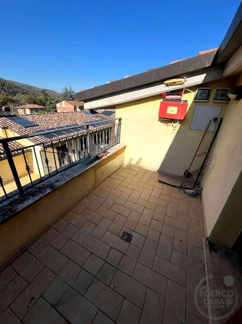 Cenerente, appartamento su due livelli con ingresso semi-indipendente