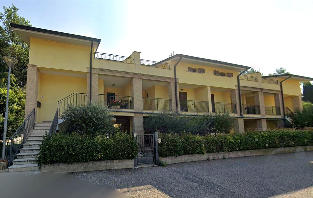 Cenerente, appartamento su due livelli con ingresso semi-indipendente