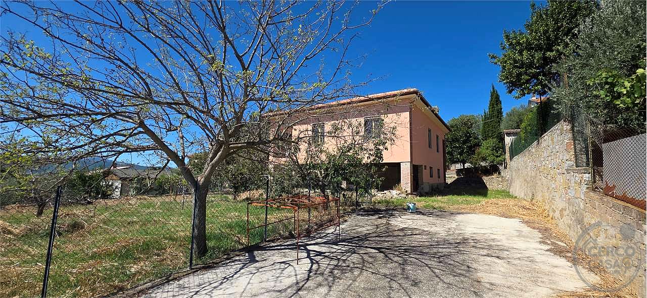 CASA SINGOLA FONTIGNANO - PERUGIA DA RISTRUTTURARE