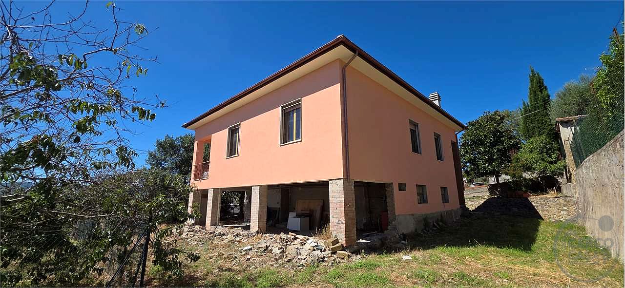 CASA SINGOLA FONTIGNANO - PERUGIA DA RISTRUTTURARE