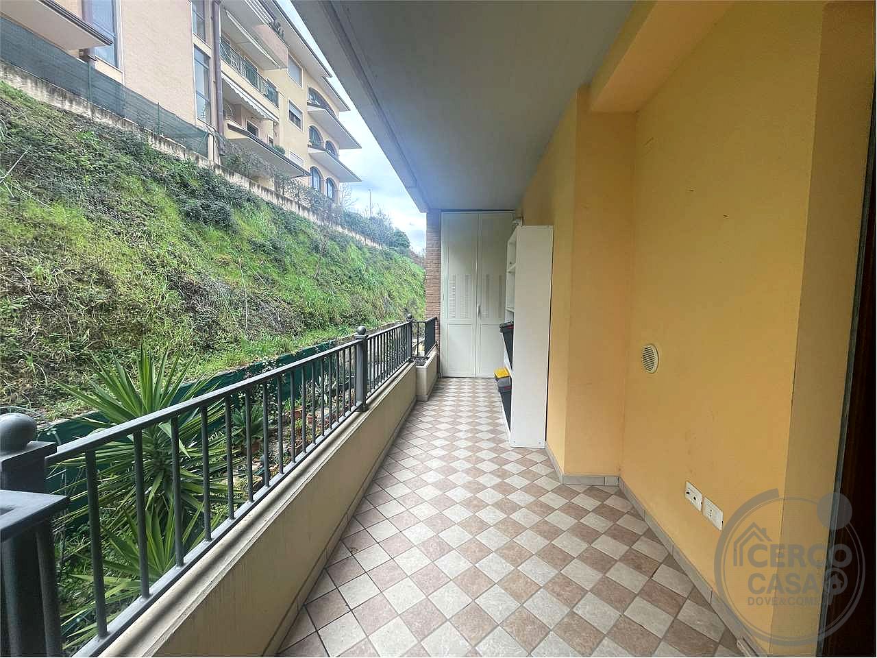 Bilocale arredato con balcone
