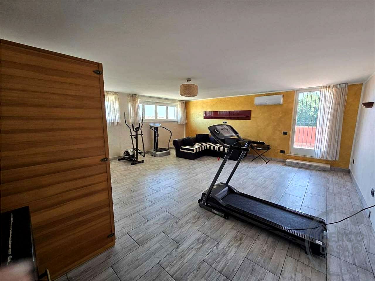 ESCLUSIVA VILLA PANORAMICA CON PISCINA, PARCO PRIVATO E AREA WELLNESS