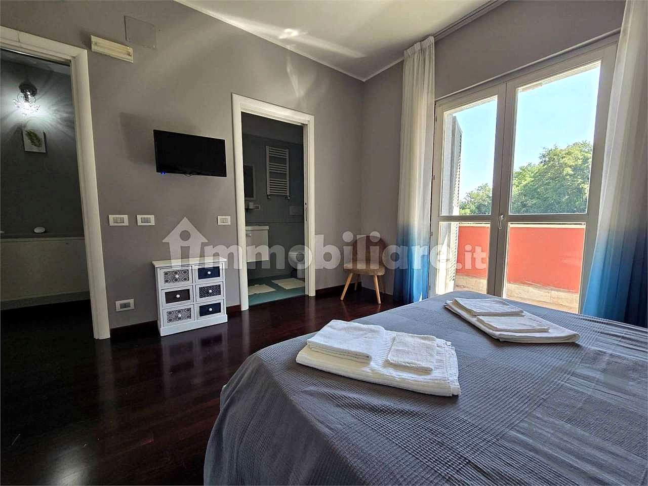 ESCLUSIVA VILLA PANORAMICA CON PISCINA, PARCO PRIVATO E AREA WELLNESS