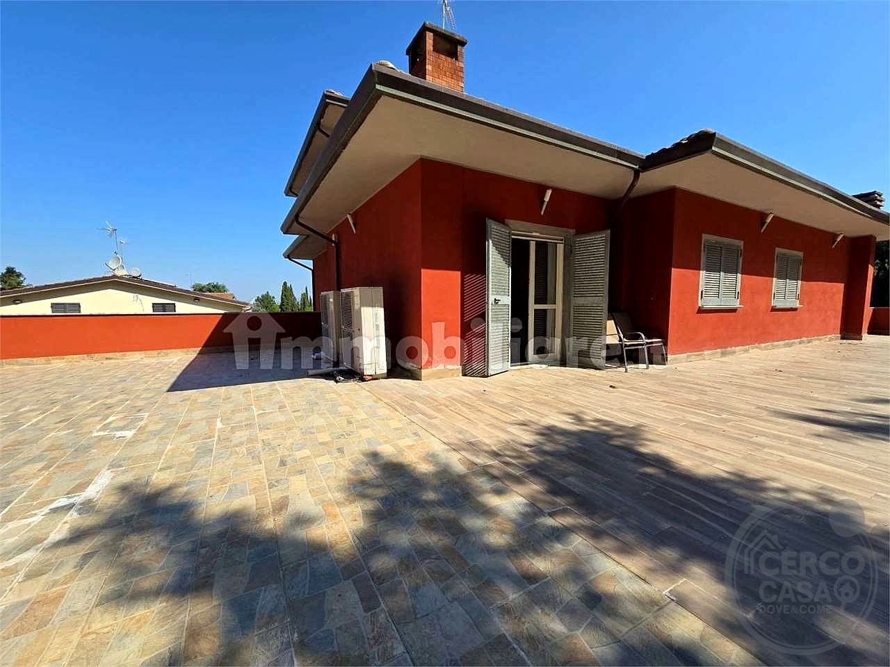 ESCLUSIVA VILLA PANORAMICA CON PISCINA, PARCO PRIVATO E AREA WELLNESS