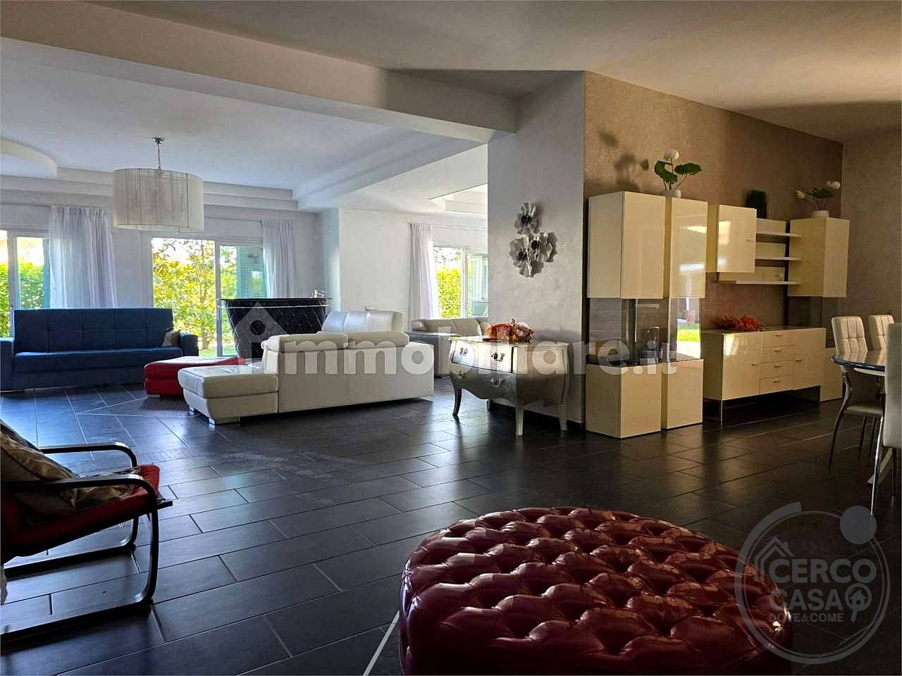 ESCLUSIVA VILLA PANORAMICA CON PISCINA, PARCO PRIVATO E AREA WELLNESS