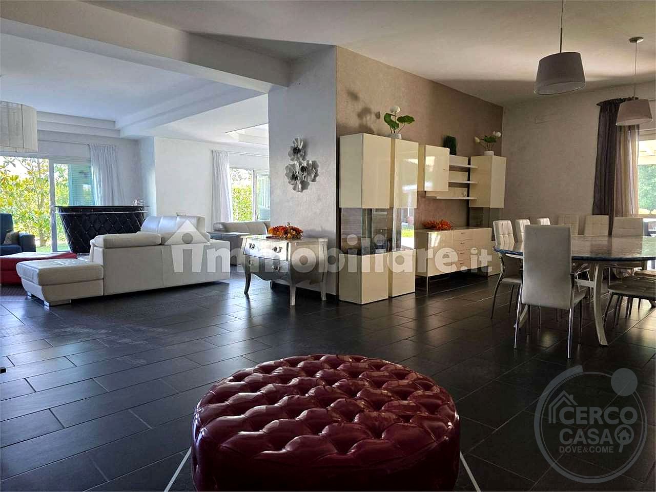 ESCLUSIVA VILLA PANORAMICA CON PISCINA, PARCO PRIVATO E AREA WELLNESS